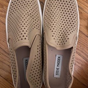 Steve Madden slip ons